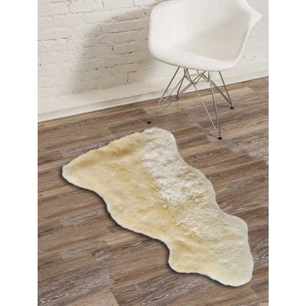 New Zealand Gold 2 ft. x 3 ft. Single Sheepskin Area Rug