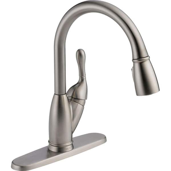 Delta Izak Single-Handle Pull-Down Sprayer Kitchen Faucet in Stainless