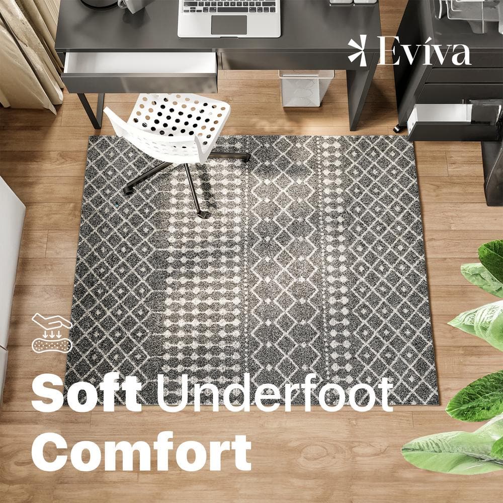 Braided Gray Geometric 5' x 7' Easy Care Synthetic Rug