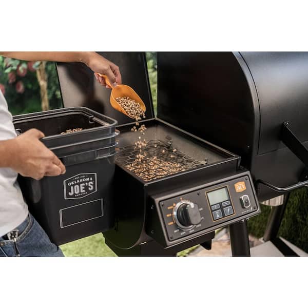 Traeger Flat Top Essential Grill Bundle BAC733 - The Home Depot