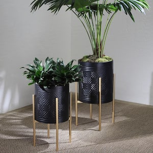 Set of 2 Indoor Outdoor Aztec Planters with Metal Stand, 19/23 in. for Garden, Patio, Entryway, Living Room