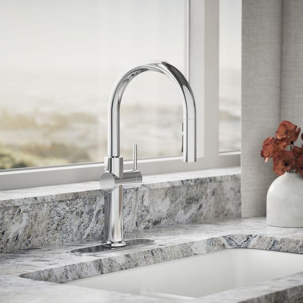 Crue Single-Handle Pull-Down Sprayer Kitchen Faucet in Polished Chrome