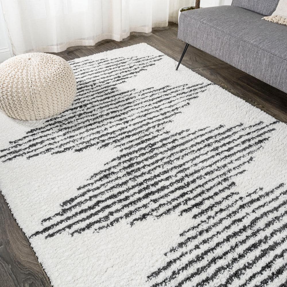 Modern Moroccan-Inspired Stripe Shag Rug 8' x 10' - Black and Ivory