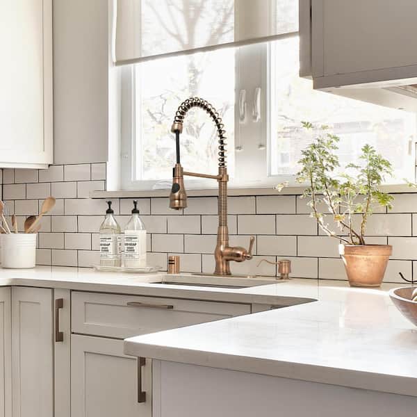 Single-Handle Pre-Rinse Spring Pull-Down Sprayer Kitchen Faucet in Antique Copper