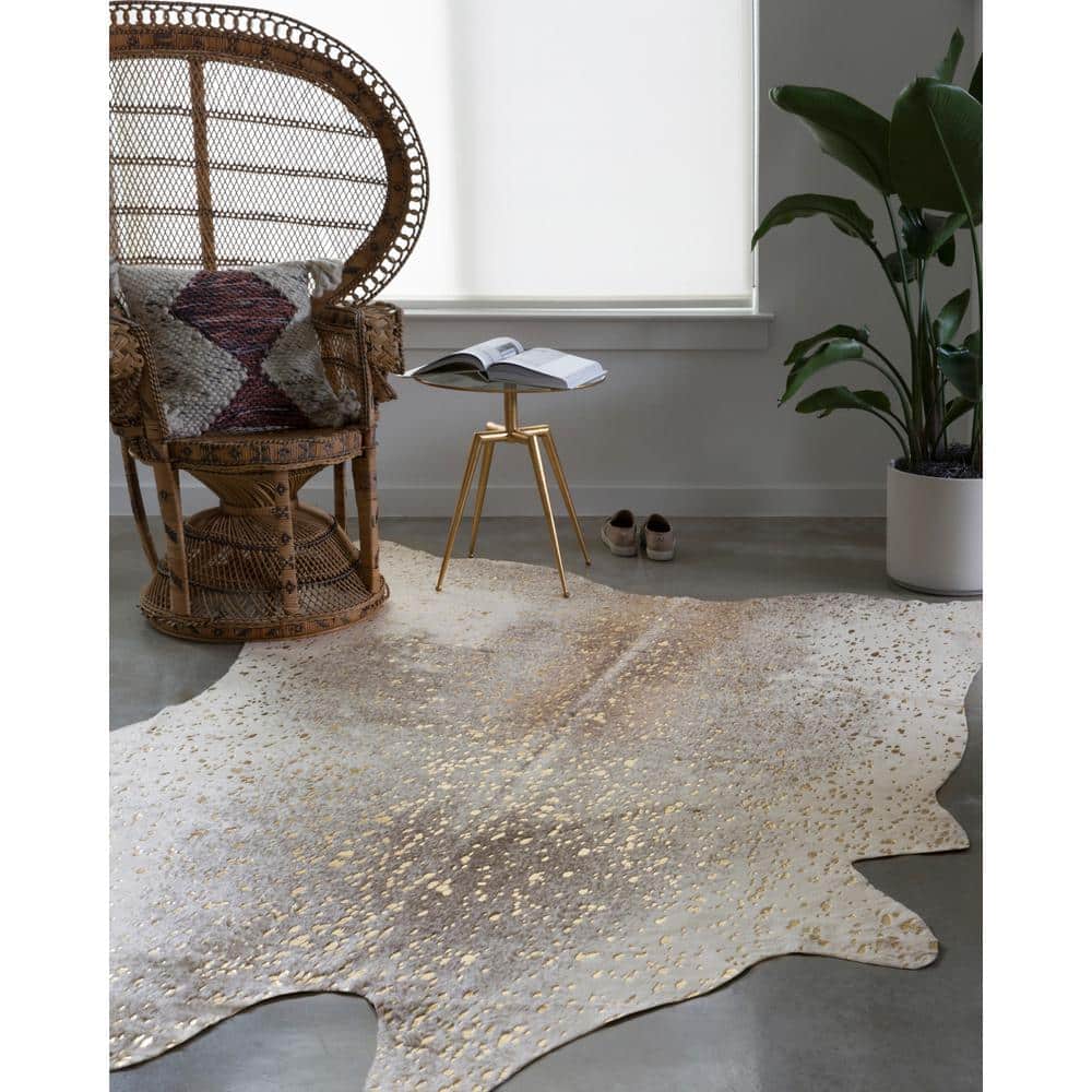 Elegant Gray Rectangular Cowhide-Inspired Wool Rug
