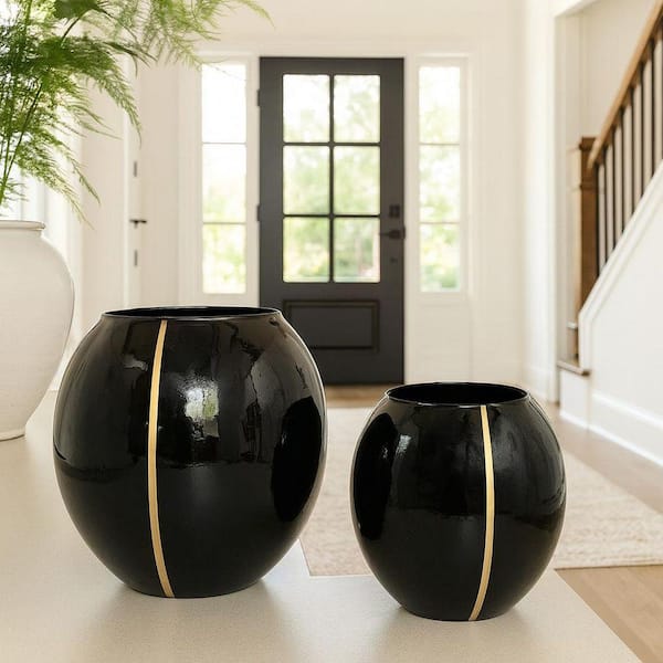 Black Decorative Handmade Glass Round Flower Vases