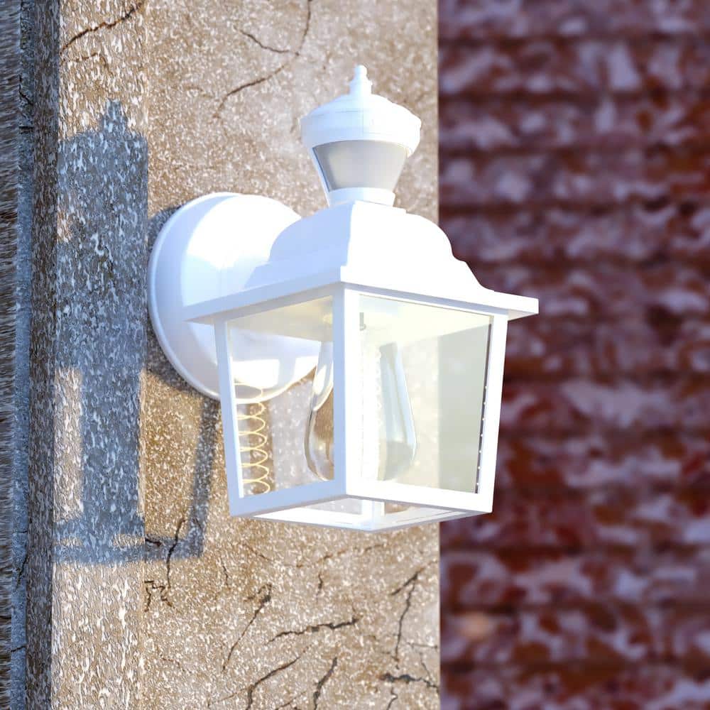 Bedford Aluminum 5.25 in. W 1-Light White Motion Sensor Dusk to Dawn Outdoo