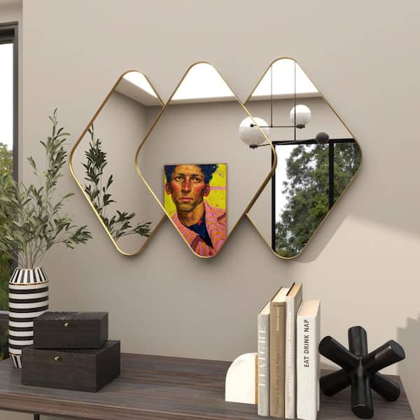 CosmoLiving by Cosmopolitan 28 in. x 43 in. Overlapping Diamond