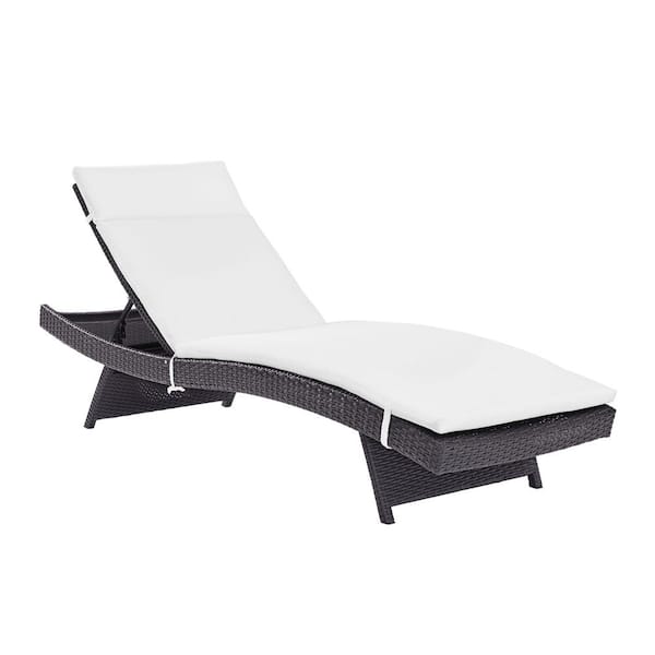 Crosley Biscayne 1-Piece Wicker Outdoor Chaise Lounge with White Cushions