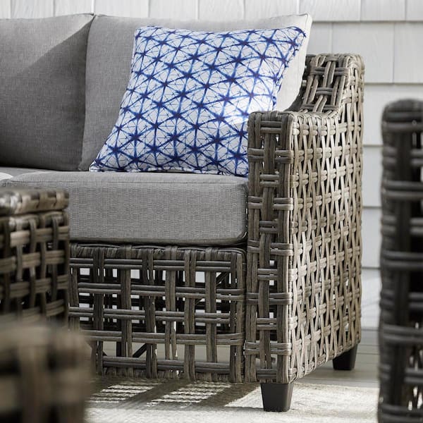 Hampton bay 2025 woven loveseat