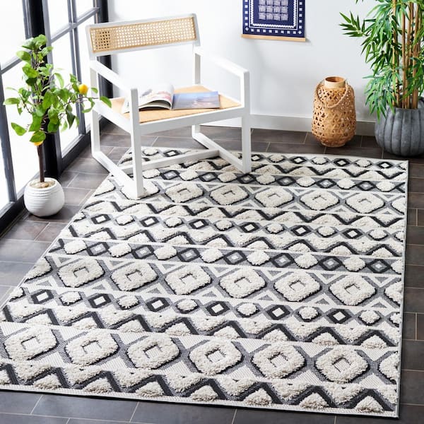 Cottage Ivory/Black 5 ft. x 8 ft. Diamond High-Low Indoor/Outdoor Area Rug