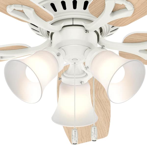 https://images.thdstatic.com/productImages/5c0b9b5a-5631-4441-b07b-abb8213f3f2f/svn/hunter-ceiling-fans-with-lights-52302-40_600.jpg