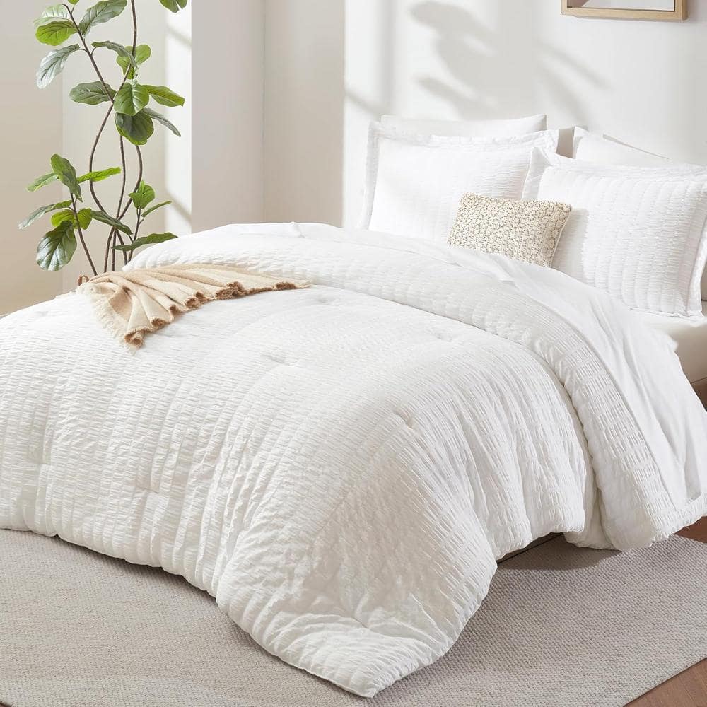 White Polyester Full(82"x86") Comforter Set with Sheets 7 Pieces