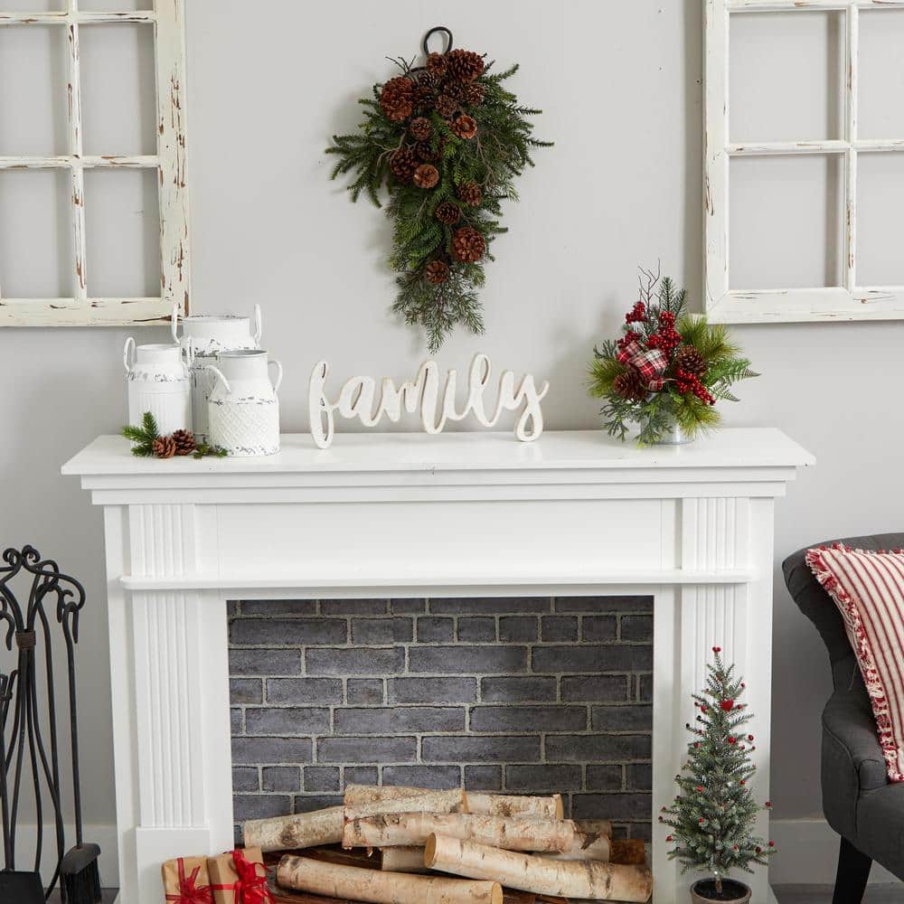 Festive Pine & Pine Cone 28" Teardrop Garland in Green/Brown