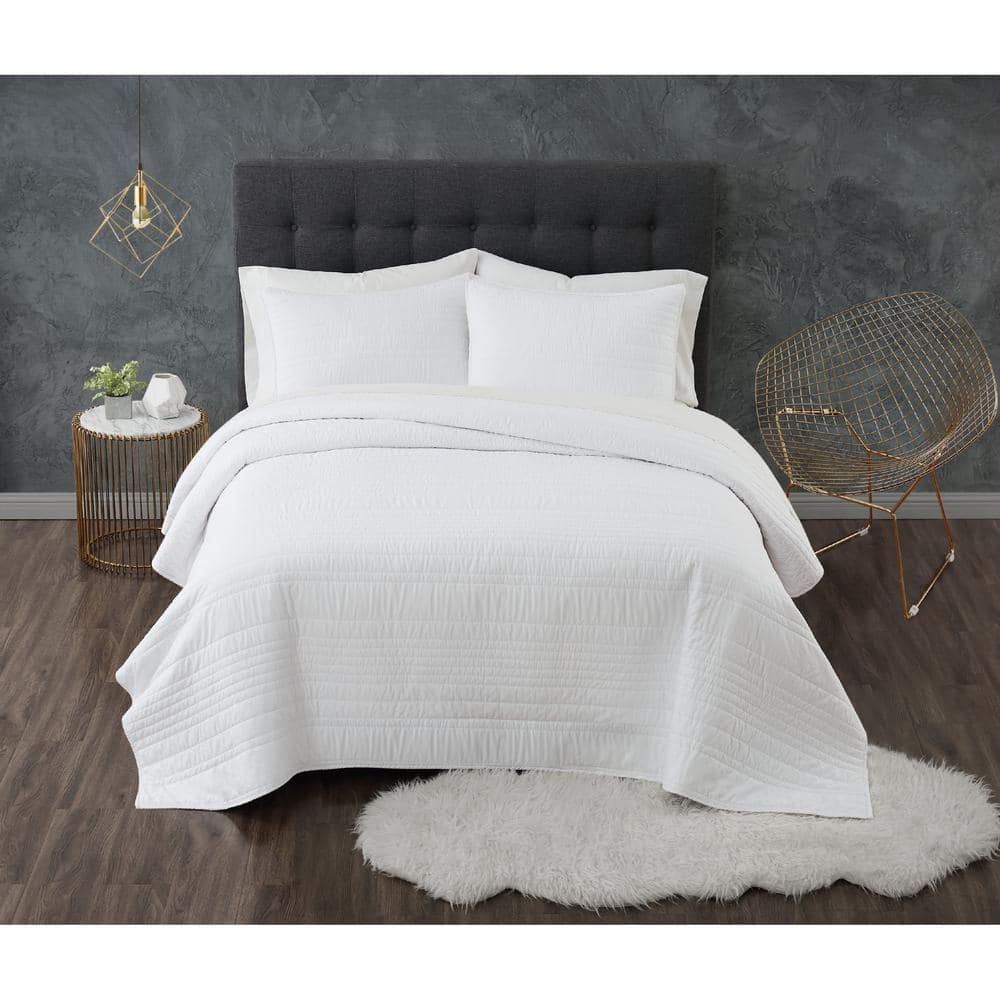 White Full Microfiber Quilt Set with Antimicrobial Treatment