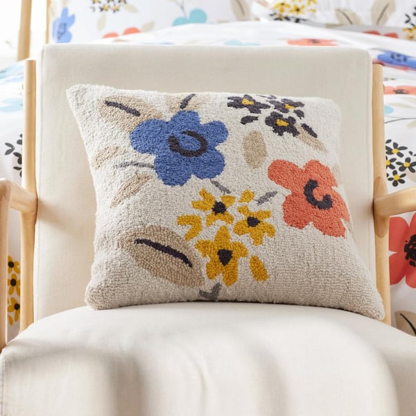 Handhooked Pet Throw Pillow