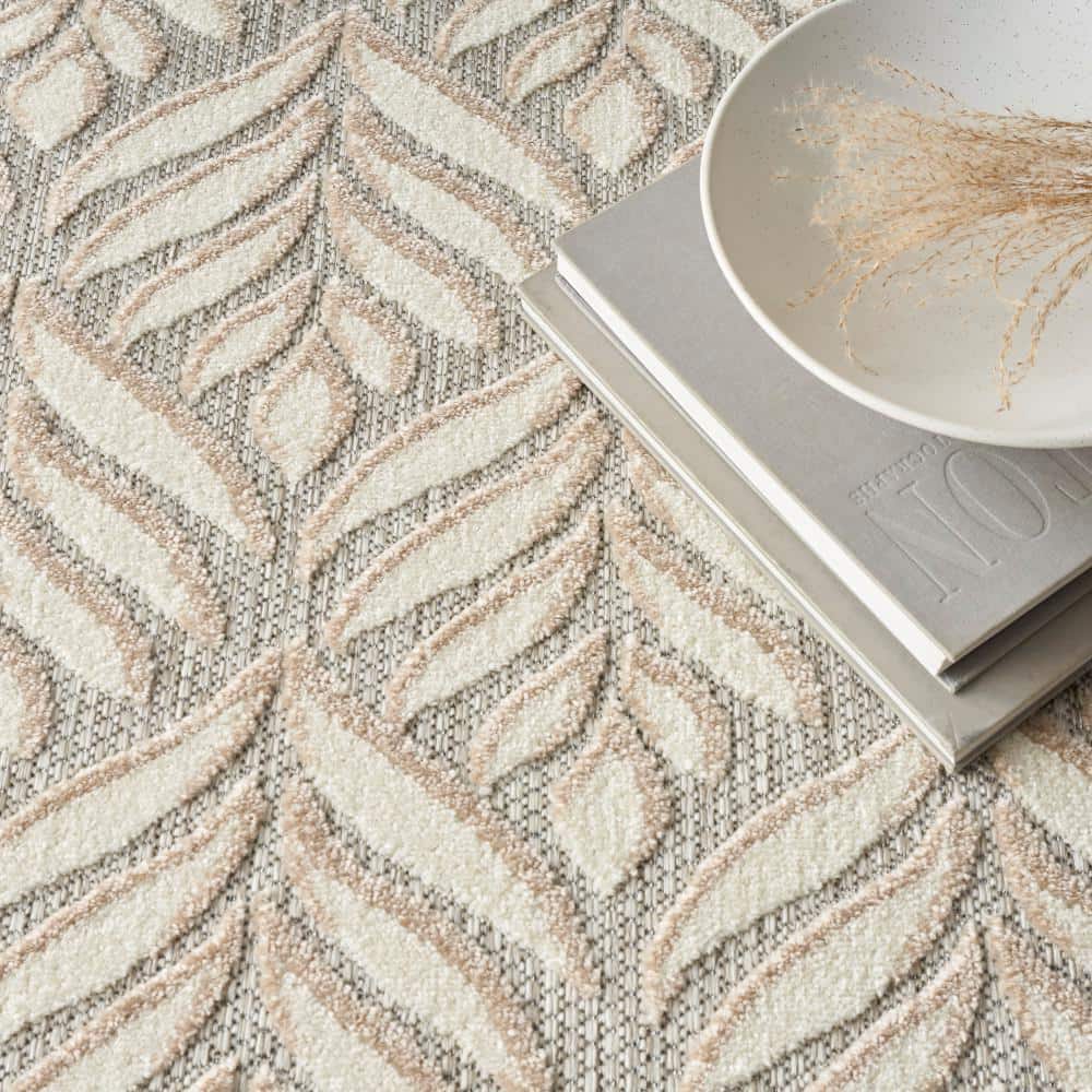 Silver Grey Tropical Palm 6' x 9' Flatwoven Synthetic Rug