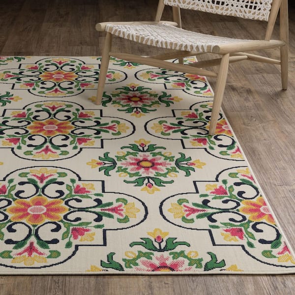 Hibiscus Ivory/Multi 2 ft. x 7 ft. Quatrefoil Floral Medallion Polypropylene Indoor/Outdoor Runner Area Rug