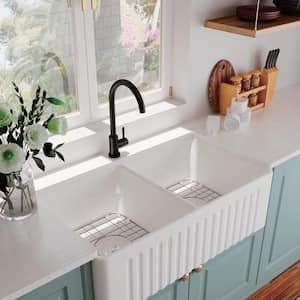 White Ceramic 33 in. Double Bowl Farmhouse Apron Kitchen Sink with Grid and Strainer
