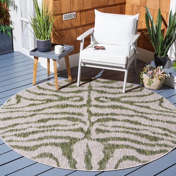 Courtyard Gray/Green 7 ft. Round Zebra Indoor/Outdoor Area Rug