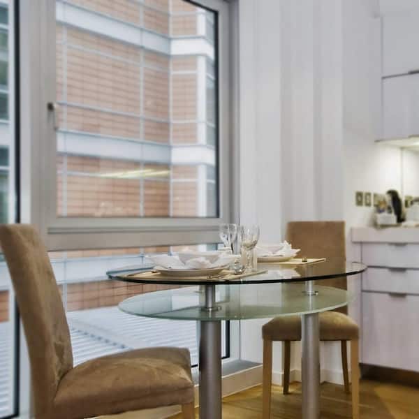 Fab Glass And Mirror 47 In Clear Round Glass Table Top 1 4 In Thickness Tempered Flat Edge Polished 47rt6thfpte The Home Depot