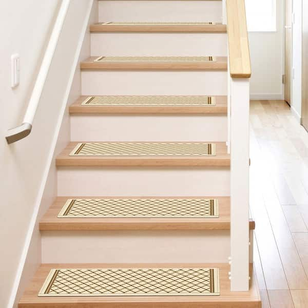 Kurdamir Derby Ivory 9 in. x 26 in. Stair Tread Cover