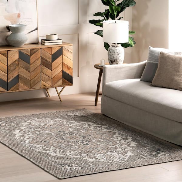 Sausha Traditional Medallion Indoor/Outdoor Area Rug Grey 8 ft. x 10 ft. Area Rug