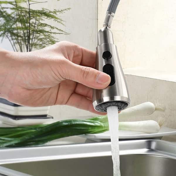 Single-Handle Pull-Out Sprayer Kitchen Faucet in Brushed Nickel