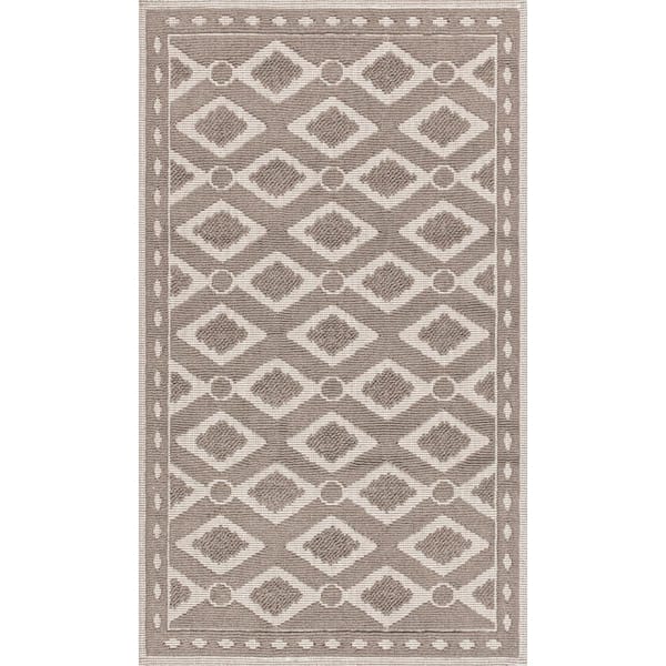 nuLOOM Colton Textured Geometric Trellis Beige 1 ft. 9 in. x 2 ft. 10 in. Indoor Bath Mat