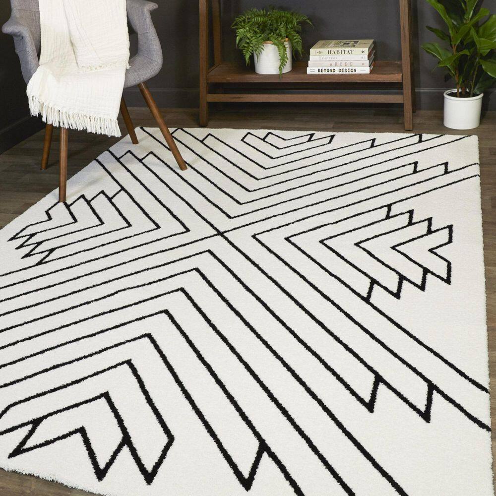 Luxurious White Synthetic 5' x 7' Easy-Care Geometric Rug