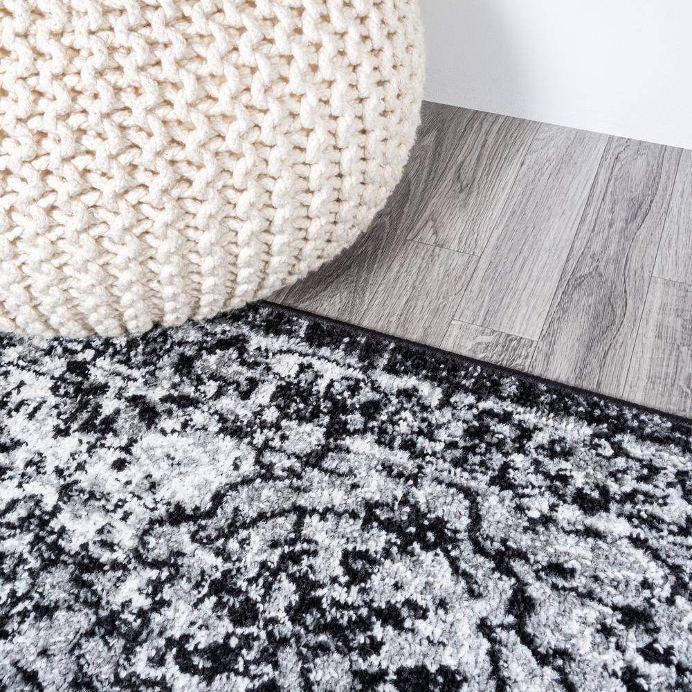Bohemian Bliss Black/Ivory Synthetic 8' x 10' Easy-Care Area Rug