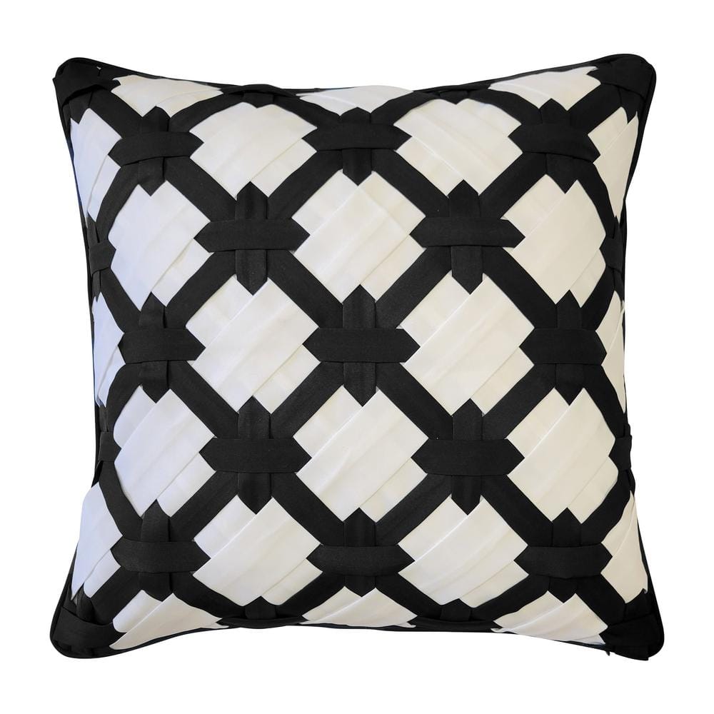 Fan Motif White & Black Quilted Pillow Cover, 18x18