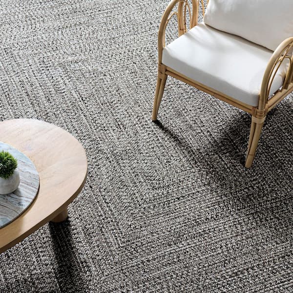 Braided 8 ft. x 10 ft. Black/Ivory Solid Color Modern Washable Area Rug