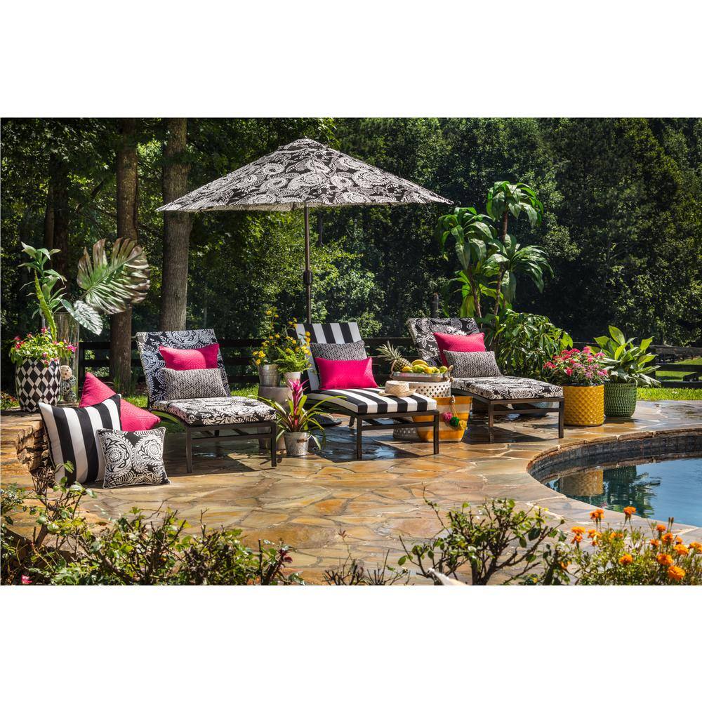 Black and White Paisley Outdoor Lumbar Pillows Set