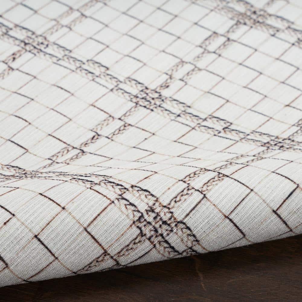 Ivory and Gray Geometric Cotton Synthetic Washable Rug 4' x 6'