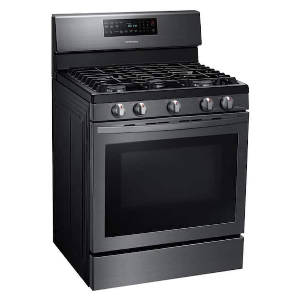 Samsung 30 In 5 8 Cu Ft Gas Range With Self Cleaning And Fan Convection Oven In Black Stainless Steel Nx58r5601sg The Home Depot