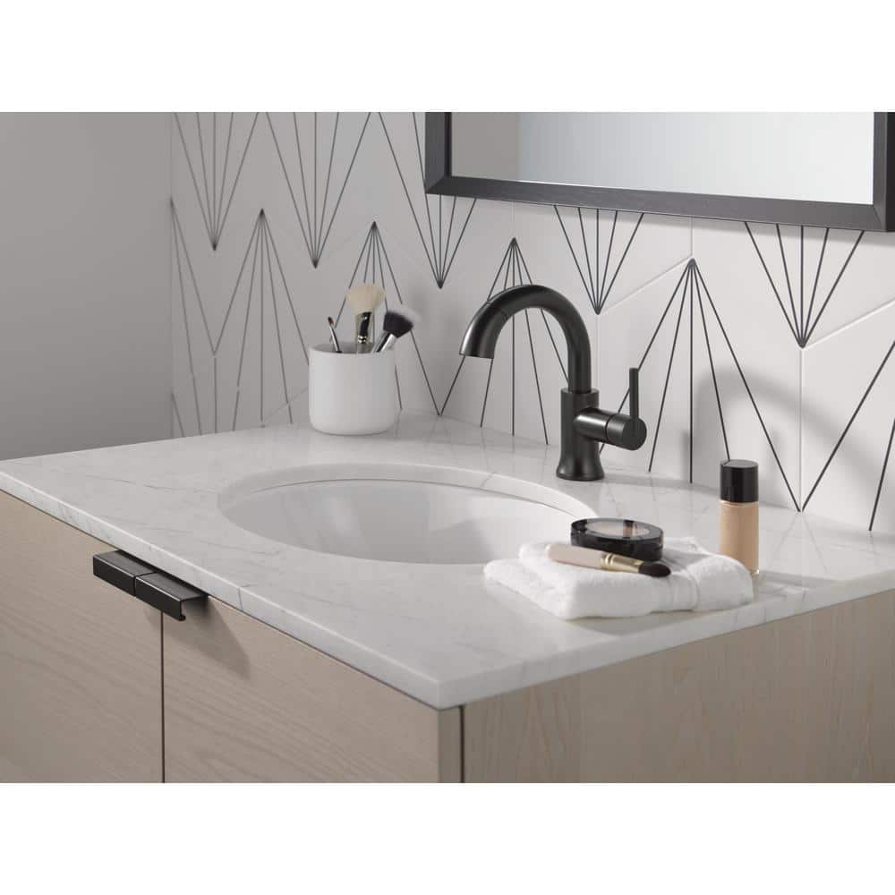 Matte Black Single Handle Pull Down Bathroom Faucet