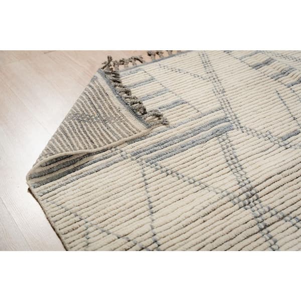 Ivory Contemporary Marrakech Hand-Knotted Wool Rug : Luxurious Handspun Area Rug for Stylish Home Dé, Area Rug