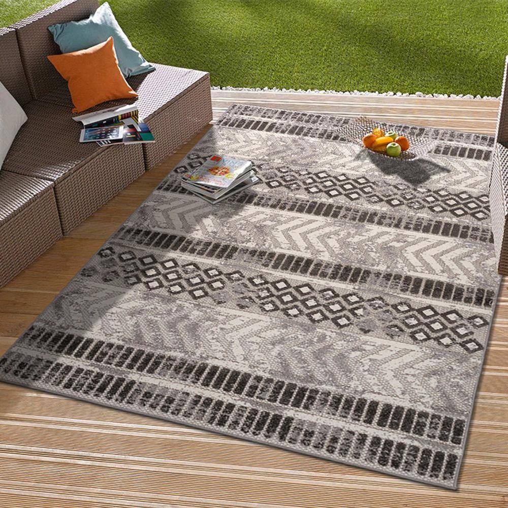 Bohemian Gray Geometric 8' x 10' Easy-Care Synthetic Area Rug