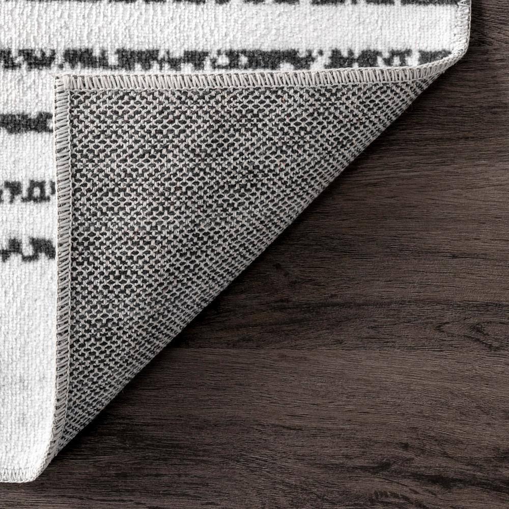 Romina Gray and White Diamond Pattern Washable Area Rug, 6' x 9'