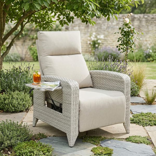 Gray Wicker Outdoor Chaise Lounge Chair Patio Recliner with