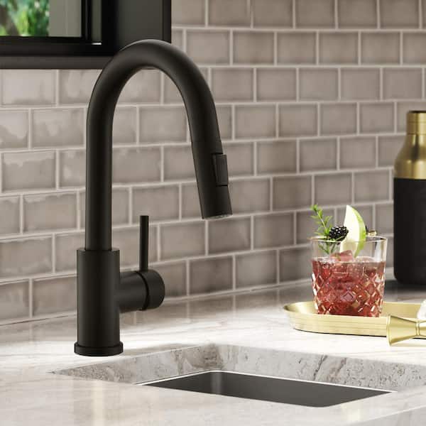 Single Handle Pull Down Sprayer Kitchen Faucet, Single Hole Kitchen Faucet with Spray and Steam Mode in Matte Black