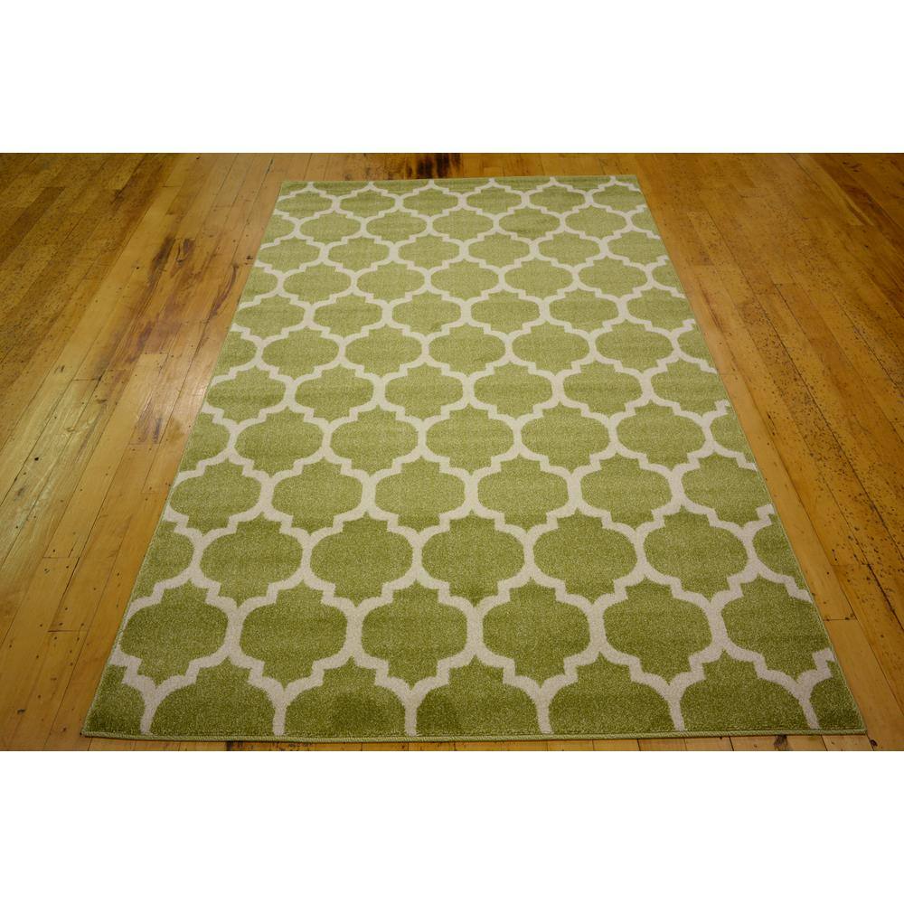 Light Green Trellis 5'x8' Easy-Care Synthetic Area Rug