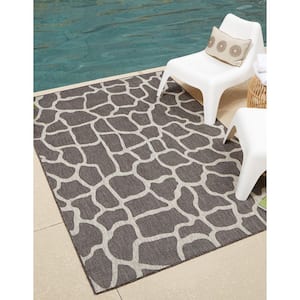 Outdoor Giraffe Dark Gray 4 ft. x 6 ft. Area Rug