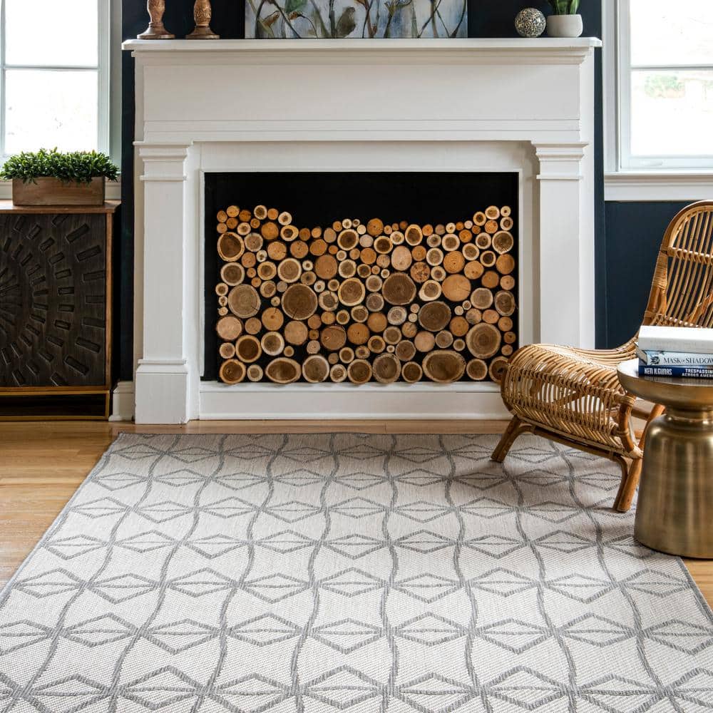 Modern Light Gray Geometric Flat Woven 5'x8' Indoor/Outdoor Rug
