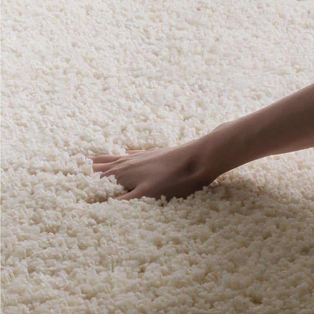 Coastal Comfort Ivory Shag Rug 5'3" x 7'6" Synthetic Blend