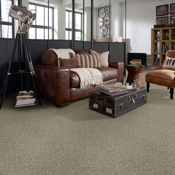 Charming - Salad - Green 24 oz. Polyester Twist Installed Carpet