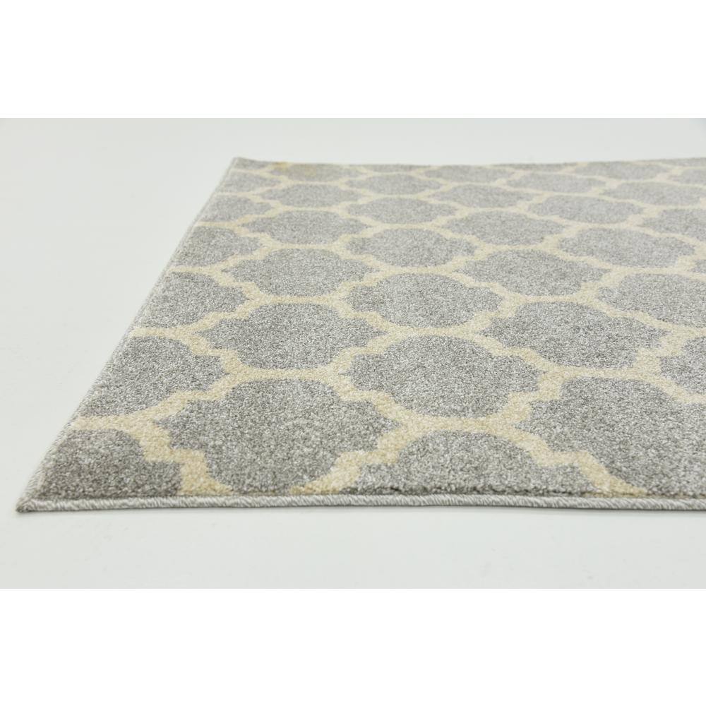 Elegant Light Grey Trellis 4' x 6' Synthetic Indoor Area Rug
