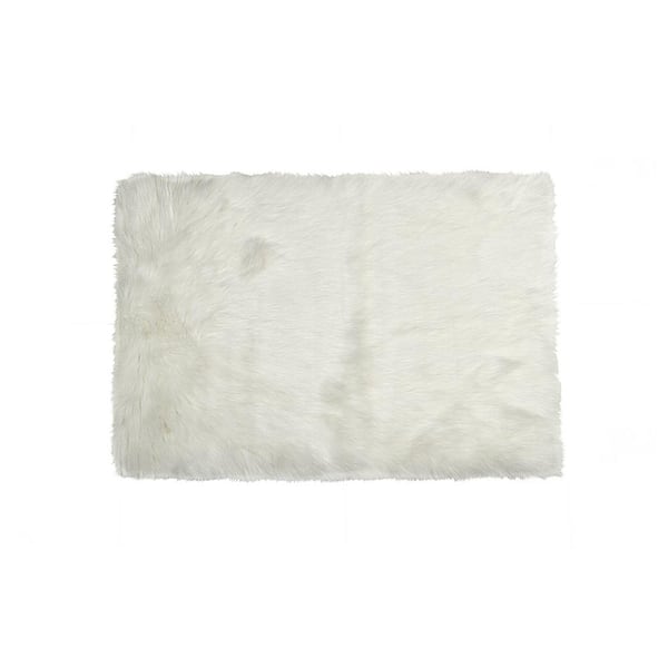 Luxe Faux Fur Hudson Off White 3 ft. x 5 ft. Faux Sheepskin Indoor Rug