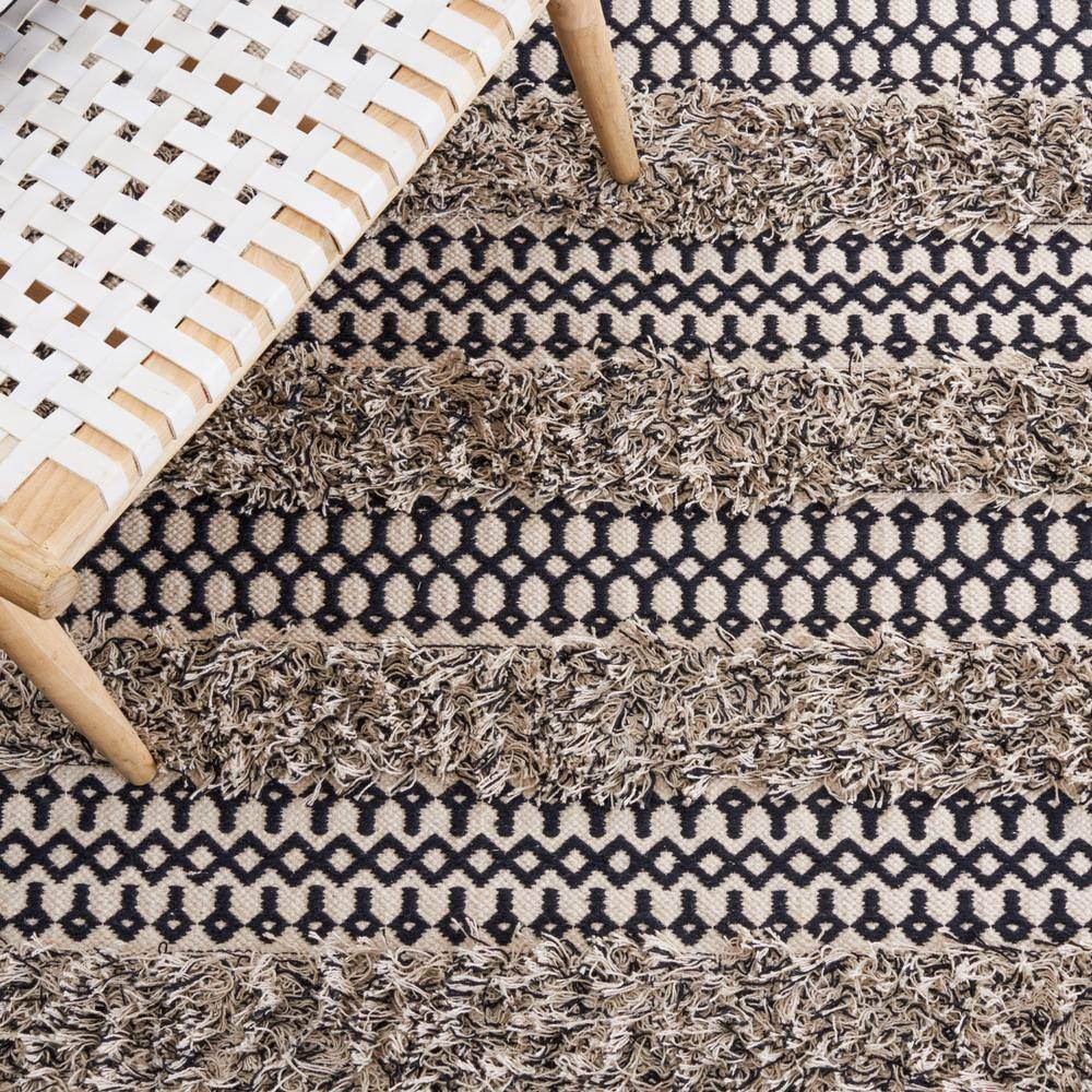Handwoven Black and Ivory Wool-Cotton Blend Beach House Rug - 3x5 Feet